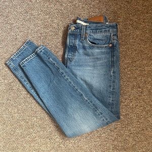 Size 26 Levi Wedgie Tapered Jeans